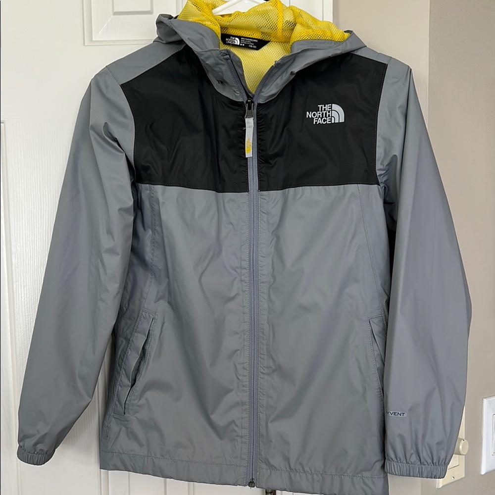 The North Face Kids Gray and Black Windbreake Boys M 10/12 EUC